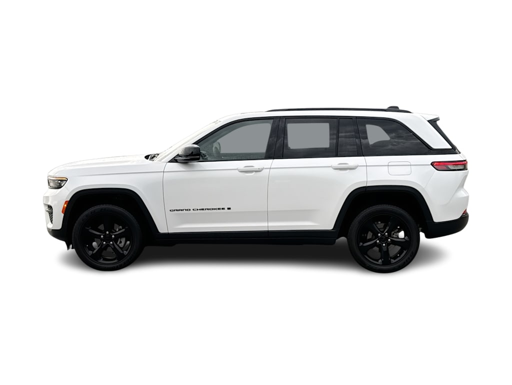 Thumbnail: 2023 Jeep Grand Cherokee - 3