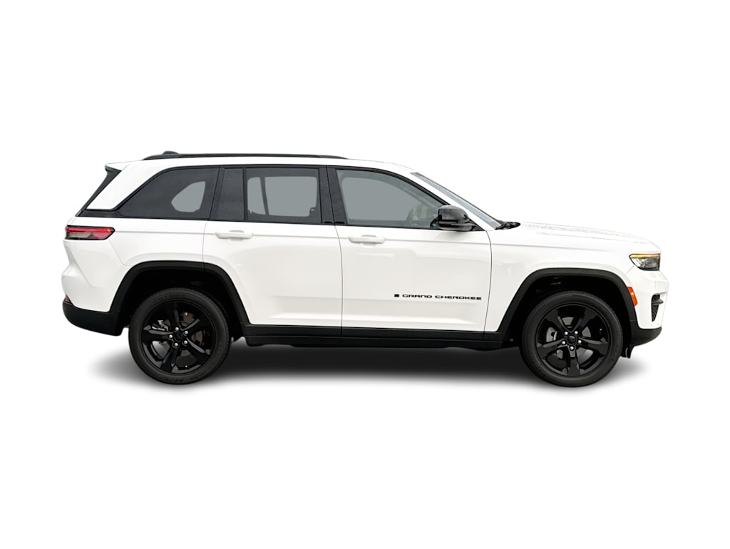 Thumbnail: 2023 Jeep Grand Cherokee - 22