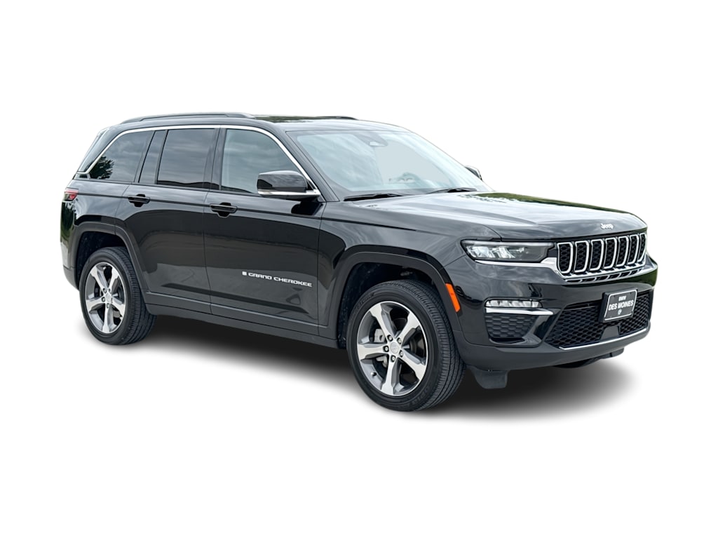 Thumbnail: 2024 Jeep Grand Cherokee - 17