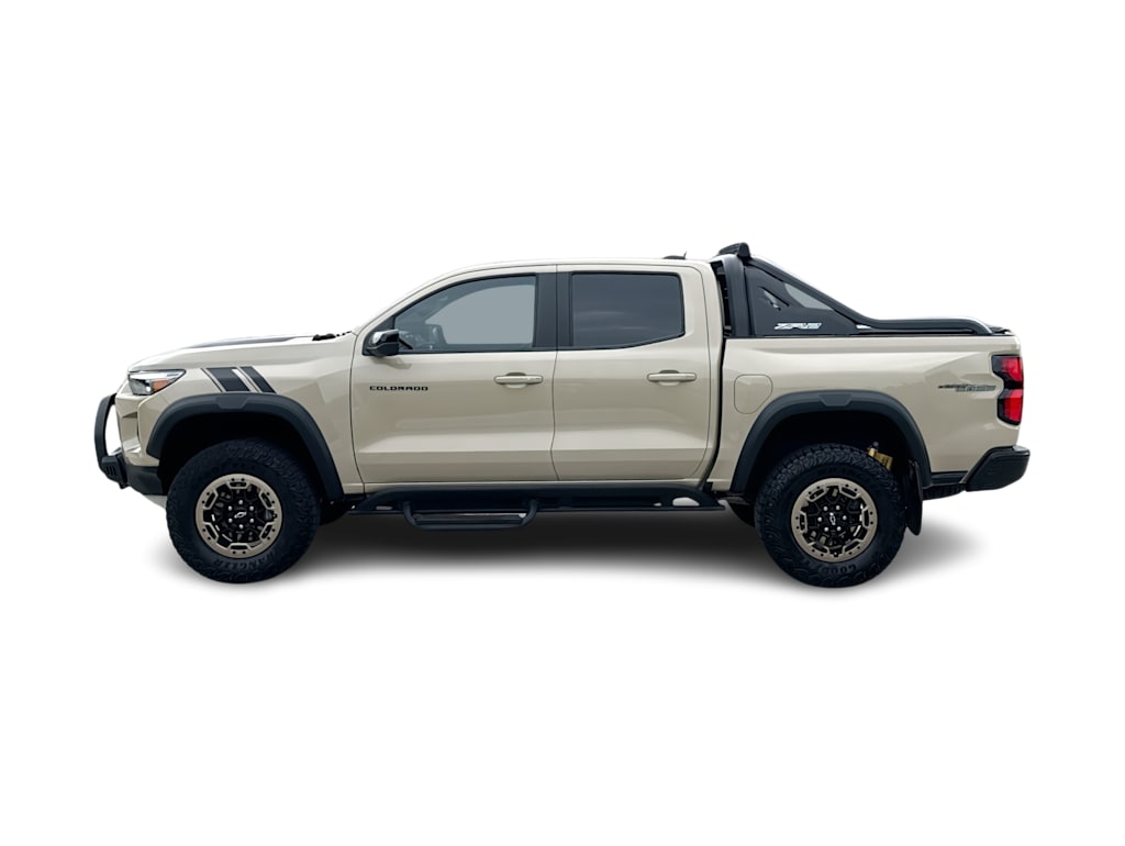 Thumbnail: 2023 Chevrolet Colorado - 3