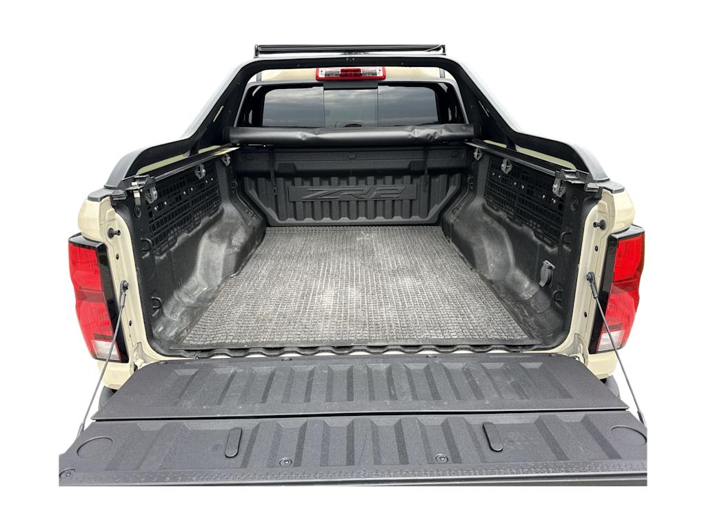 Thumbnail: 2023 Chevrolet Colorado - 17