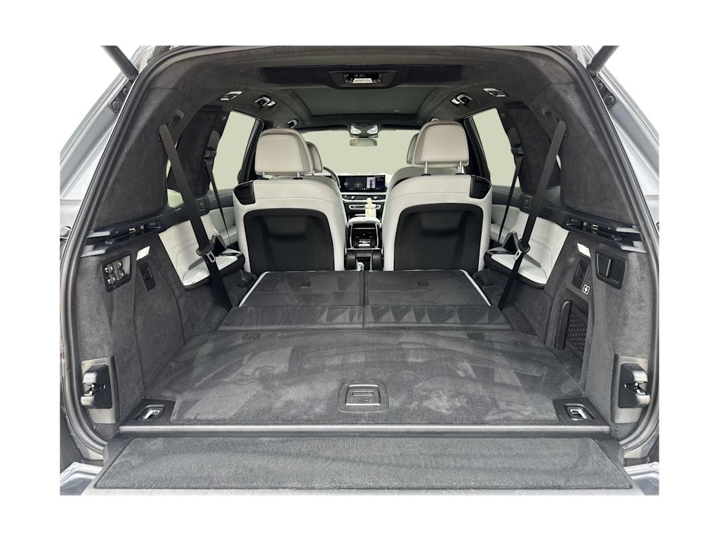 Thumbnail: 2024 BMW X7 - 16