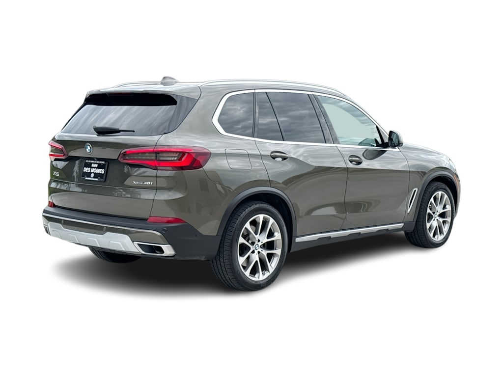 Thumbnail: 2022 BMW X5 - 22