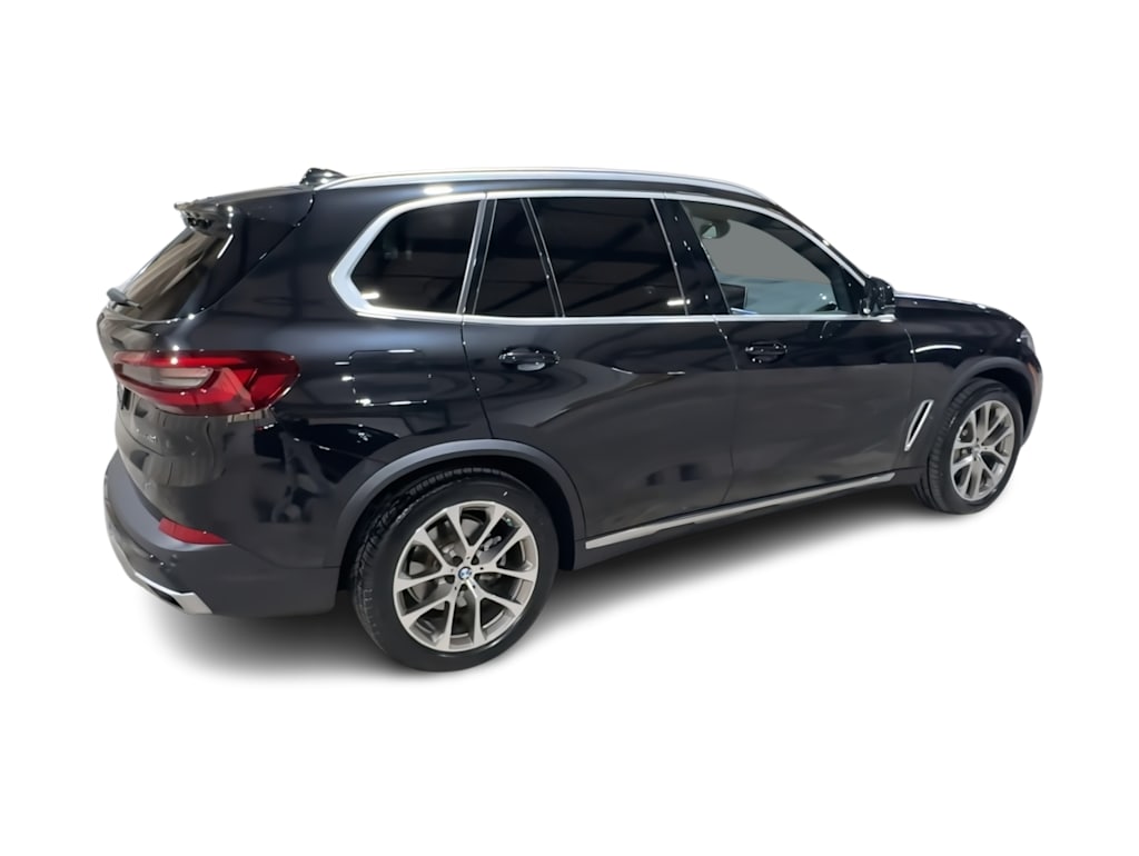 Thumbnail: 2022 BMW X5 - 22
