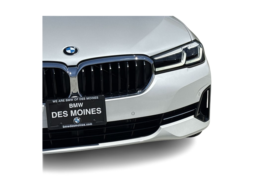 Thumbnail: 2023 BMW 5 Series - 22