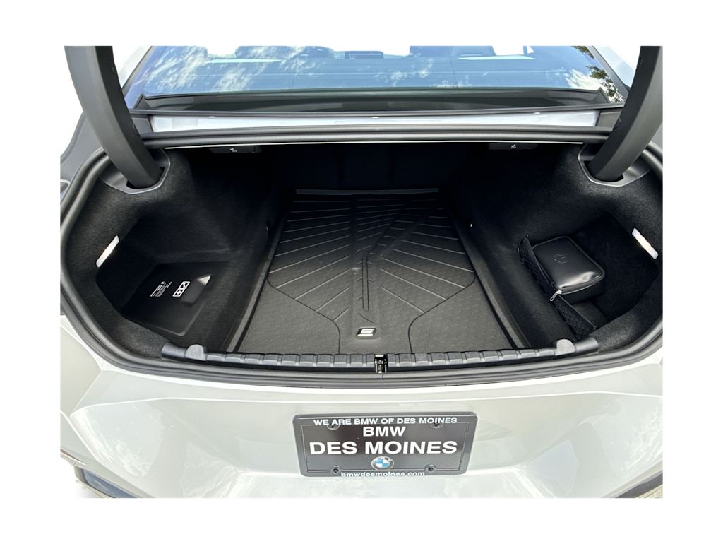 2026 BMW 8 Series 840i - Photo 16