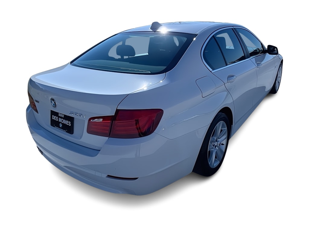 Thumbnail: 2013 BMW 5 Series - 21