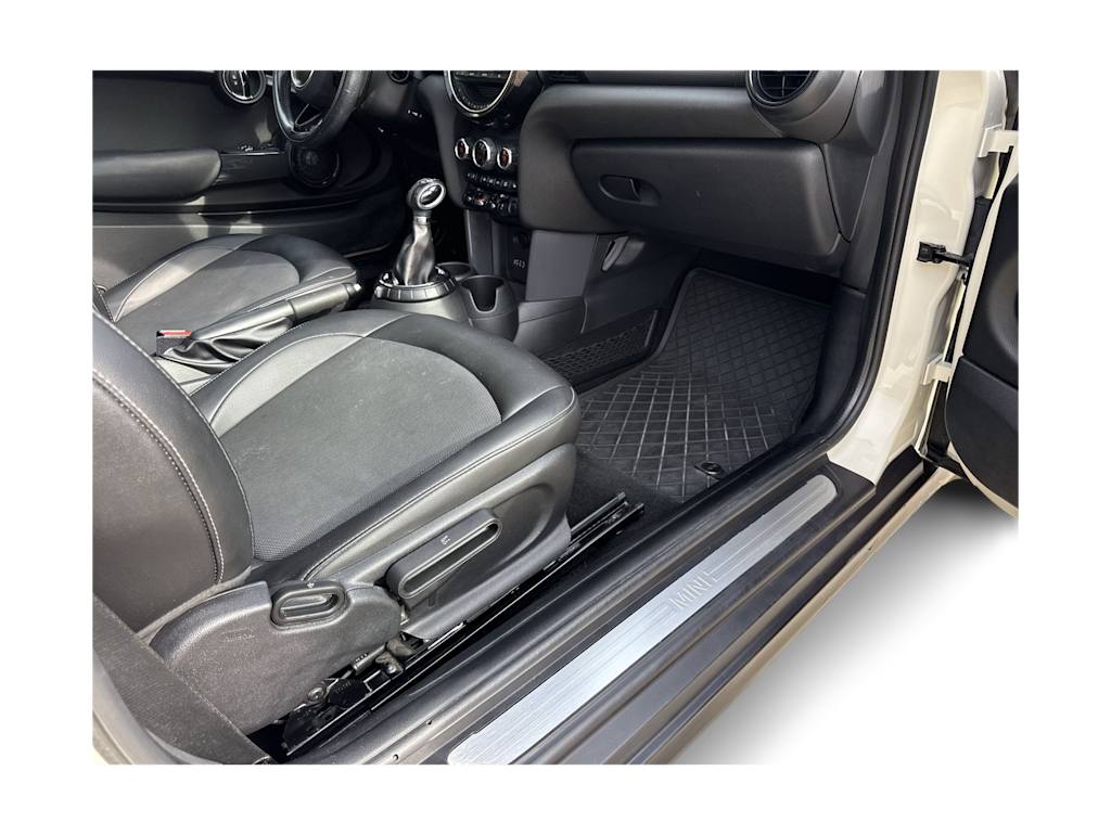 Thumbnail: 2015 MINI Cooper - 18