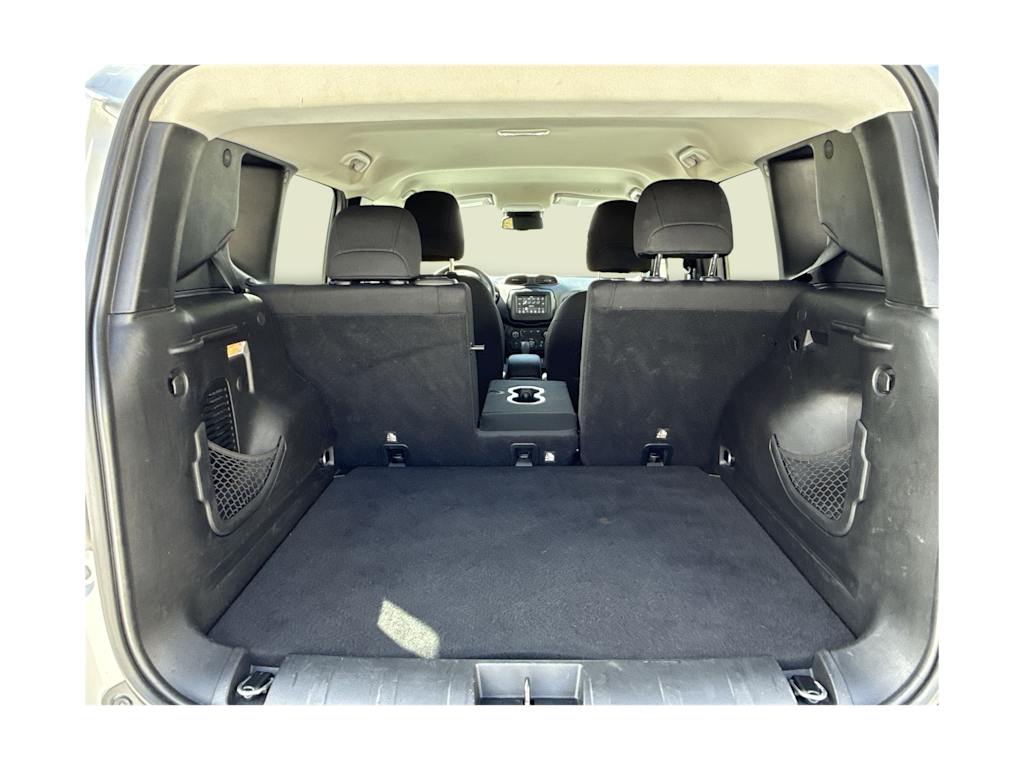 Thumbnail: 2019 Jeep Renegade - 17