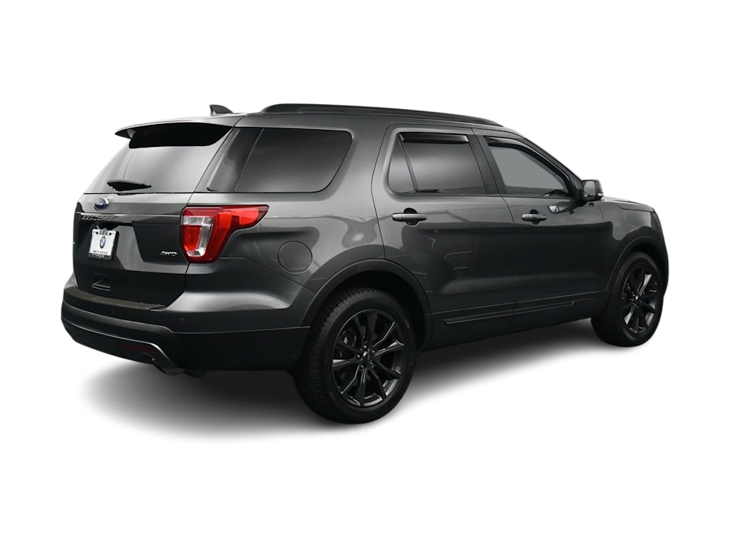 Thumbnail: 2017 Ford Explorer - 15