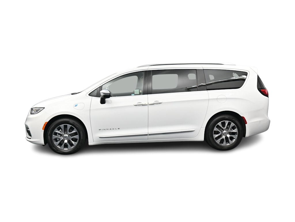 Thumbnail: 2023 Chrysler Pacifica - 3