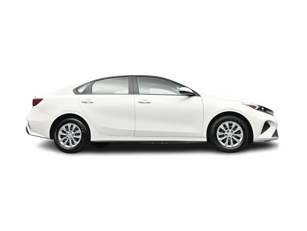 Thumbnail: 2024 Kia Forte - 28