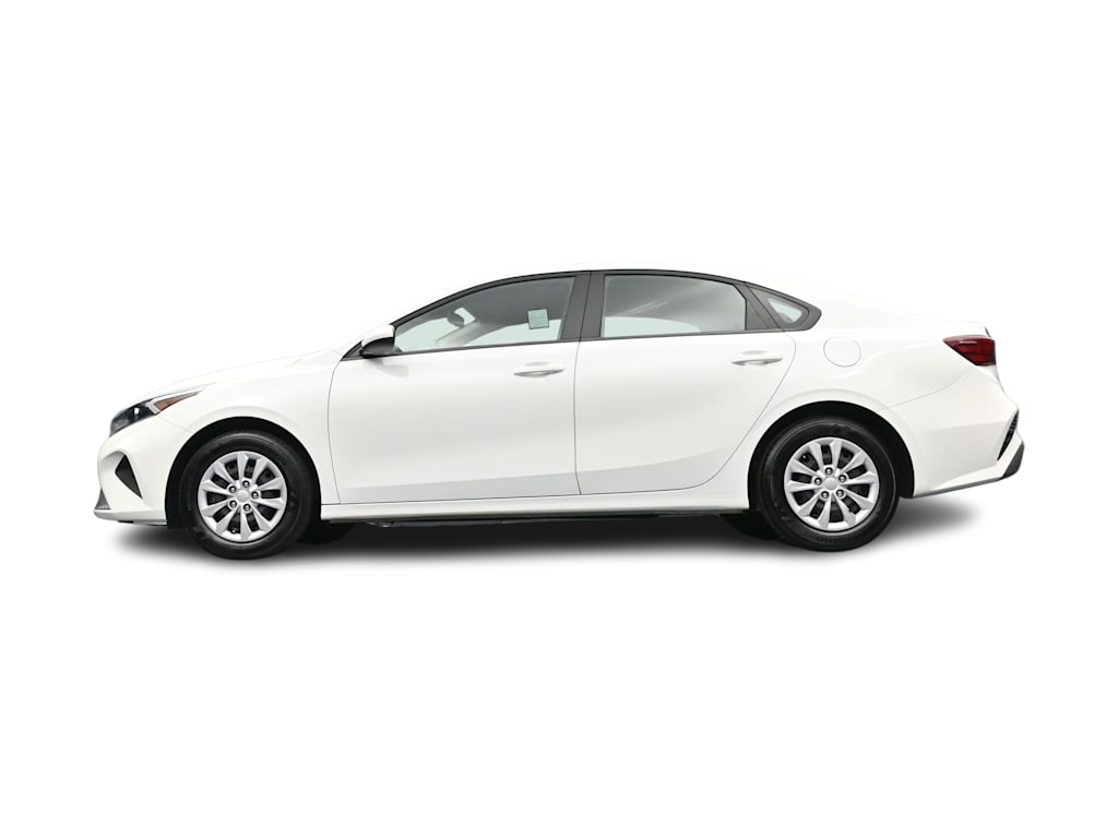 Thumbnail: 2024 Kia Forte - 32