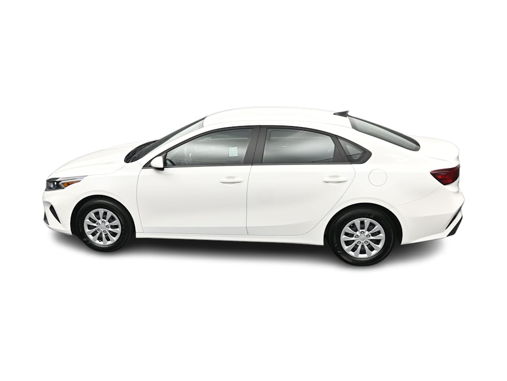 Thumbnail: 2024 Kia Forte - 25