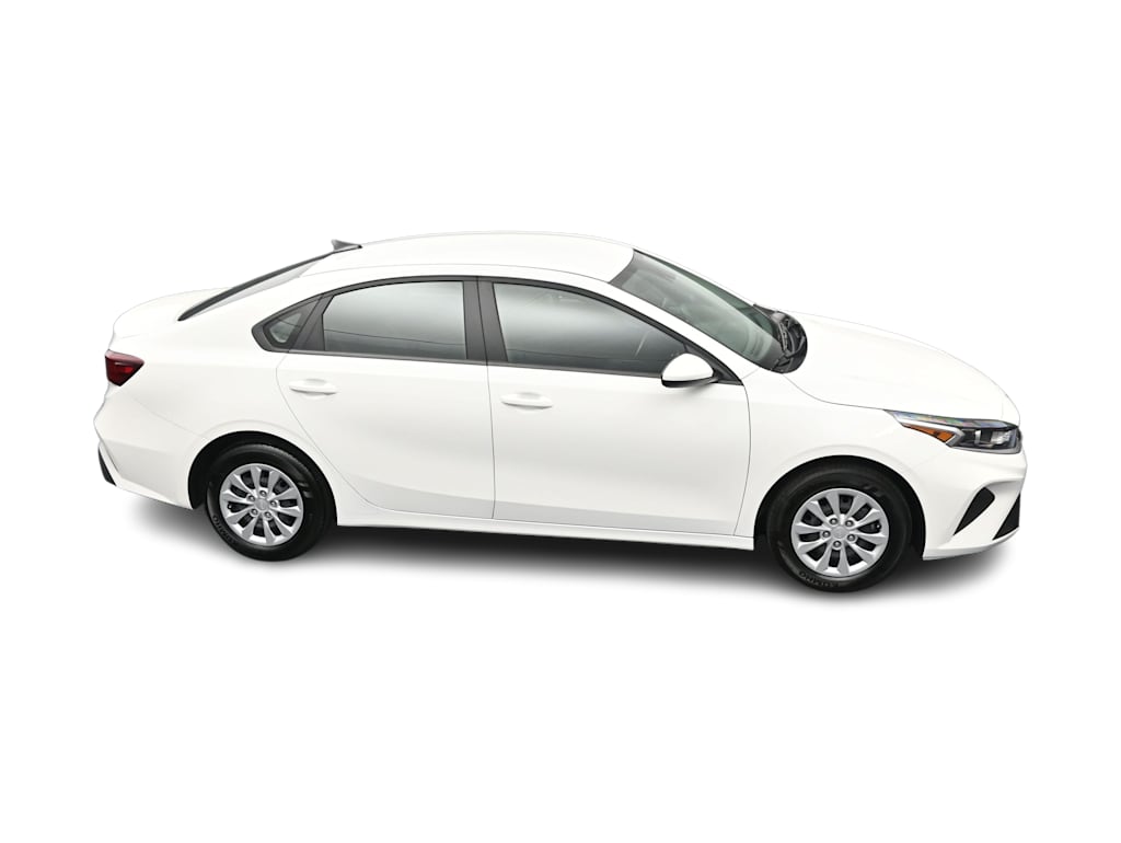 Thumbnail: 2024 Kia Forte - 21