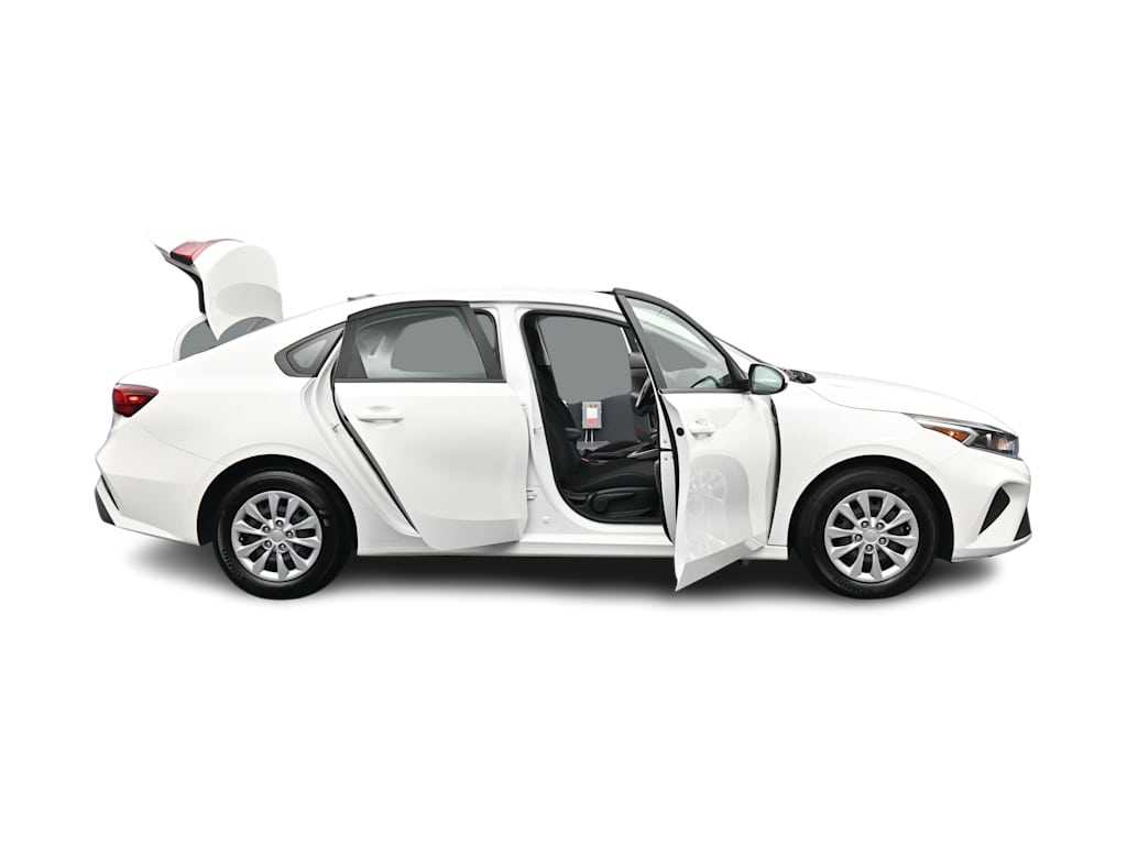 Thumbnail: 2024 Kia Forte - 34