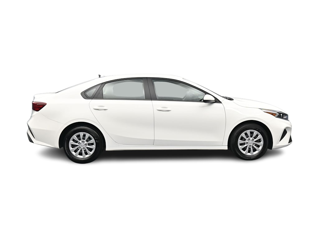 Thumbnail: 2024 Kia Forte - 15