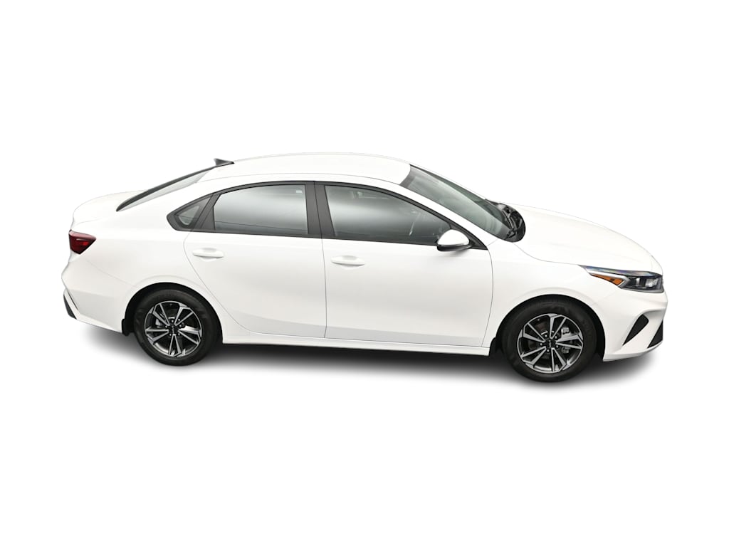 Thumbnail: 2024 Kia Forte - 25