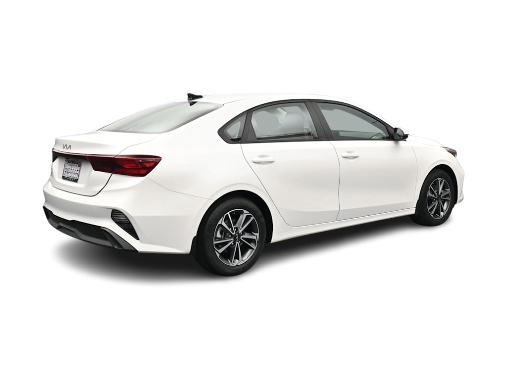 Thumbnail: 2024 Kia Forte - 17