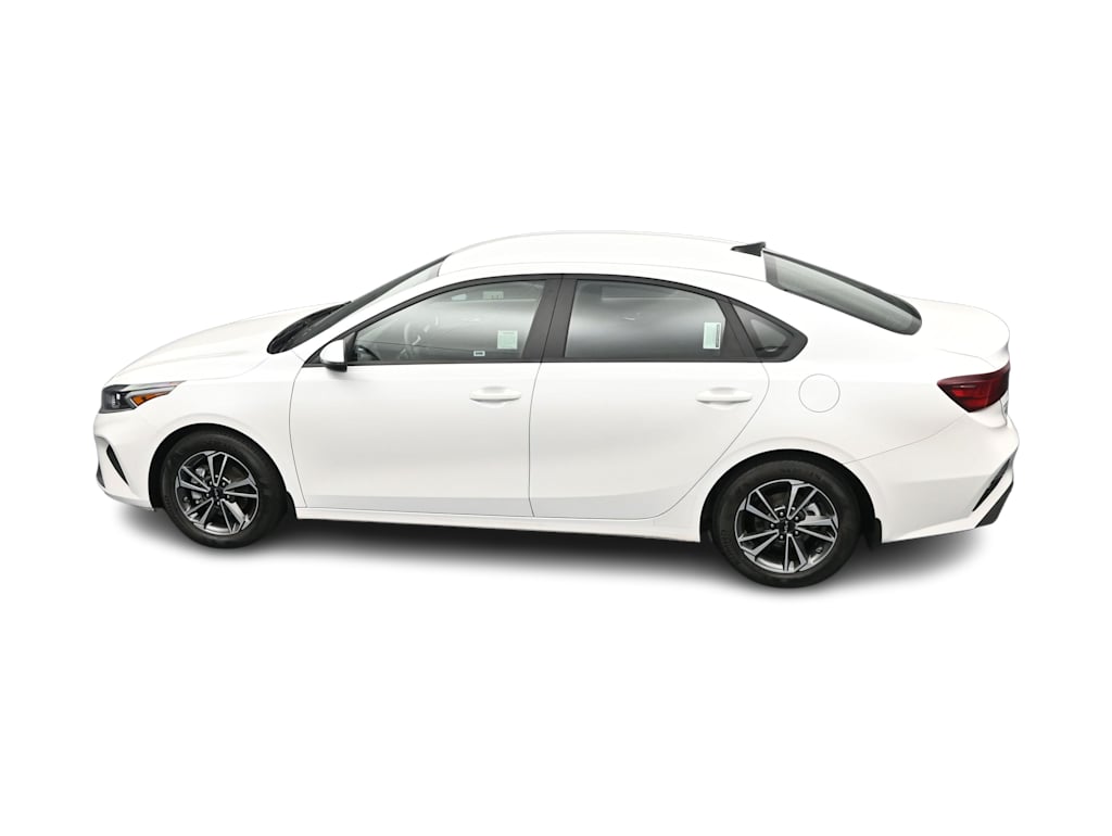 Thumbnail: 2024 Kia Forte - 29