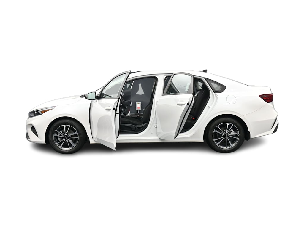 Thumbnail: 2024 Kia Forte - 41