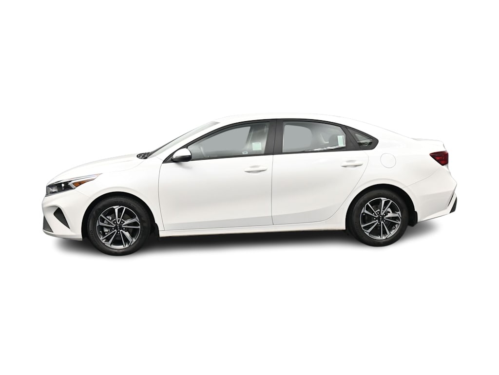 Thumbnail: 2024 Kia Forte - 3