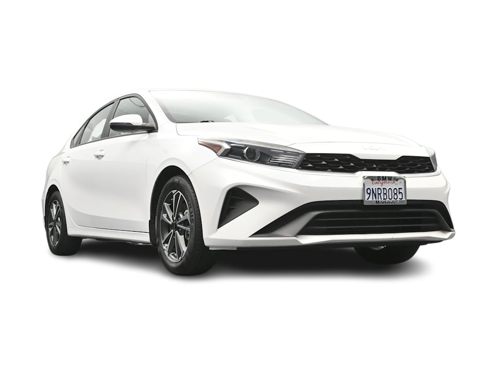 Thumbnail: 2024 Kia Forte - 32