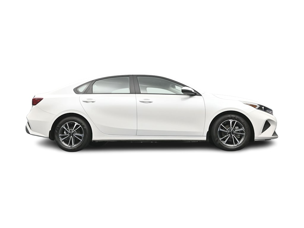 Thumbnail: 2024 Kia Forte - 33