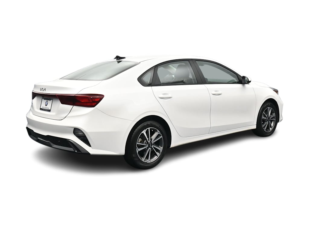 Thumbnail: 2024 Kia Forte - 17