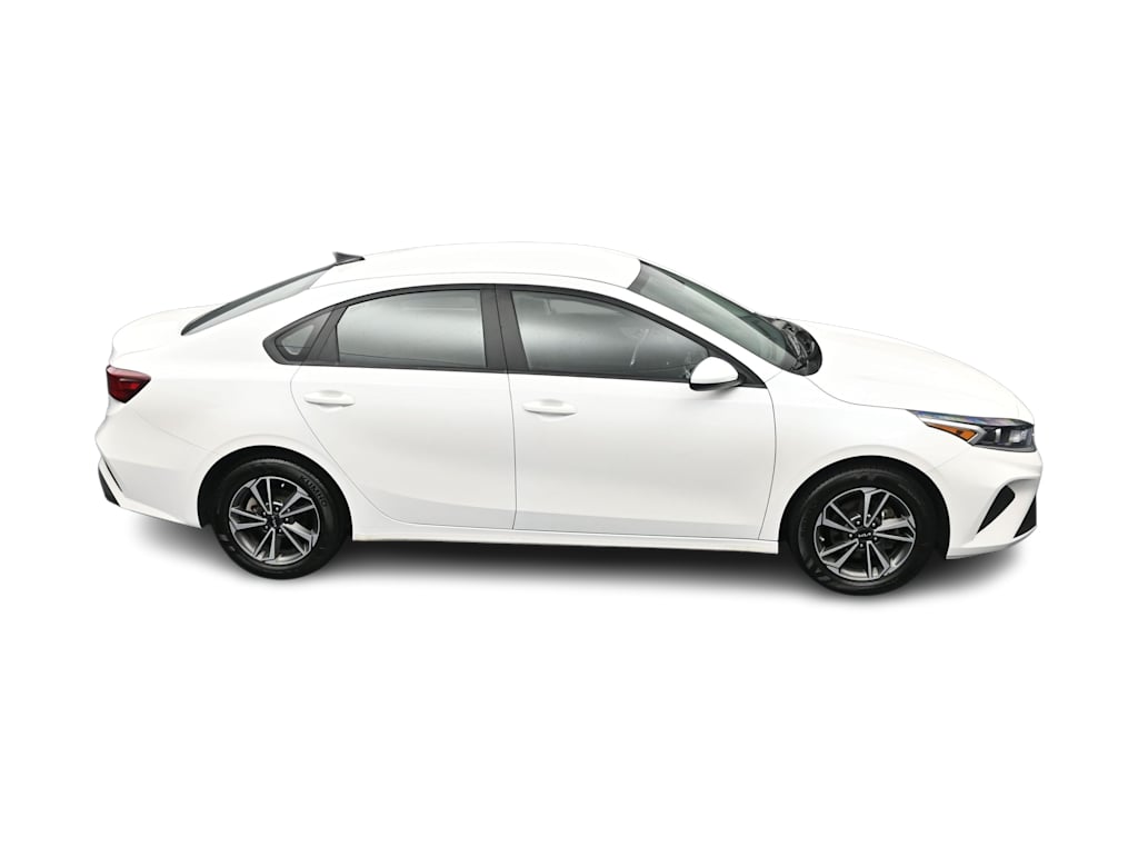 Thumbnail: 2024 Kia Forte - 26