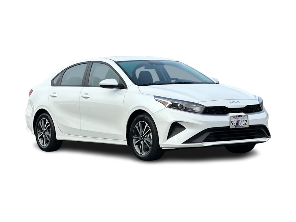 Thumbnail: 2023 Kia Forte - 17