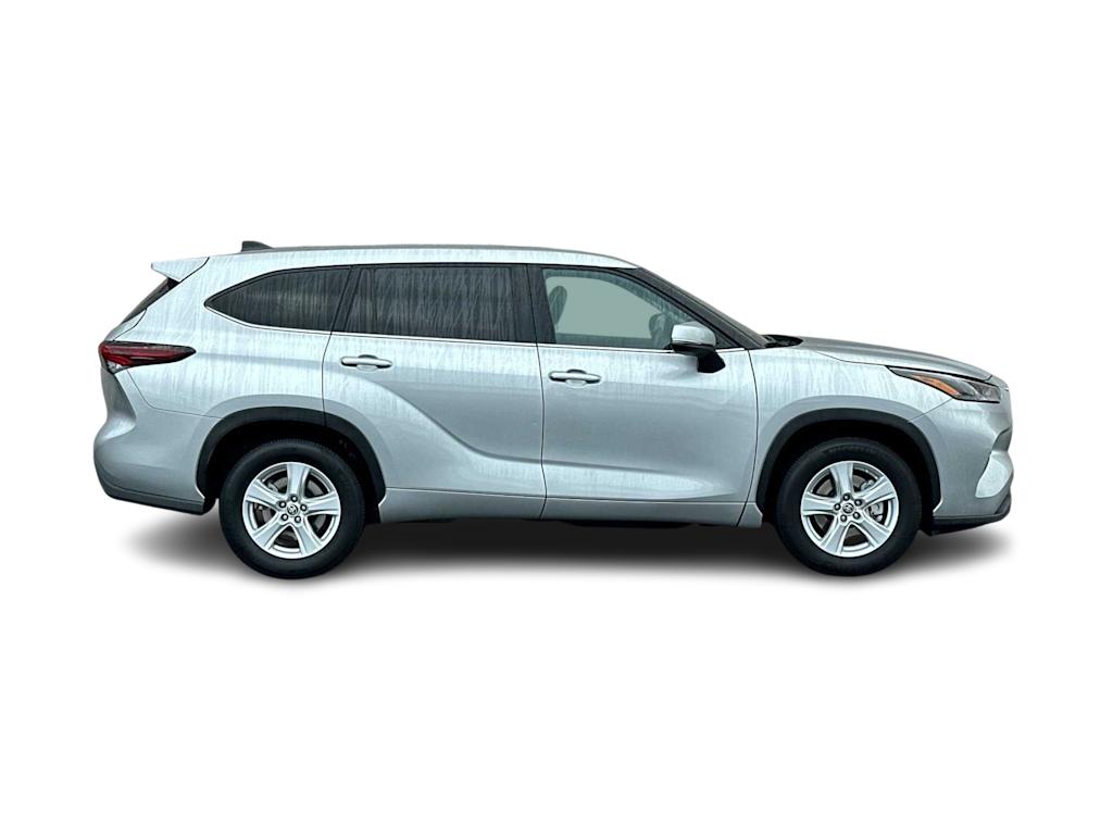 2024 Toyota Highlander LE 19