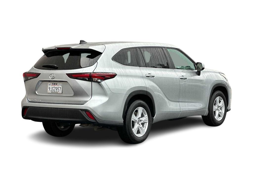 2024 Toyota Highlander LE 17