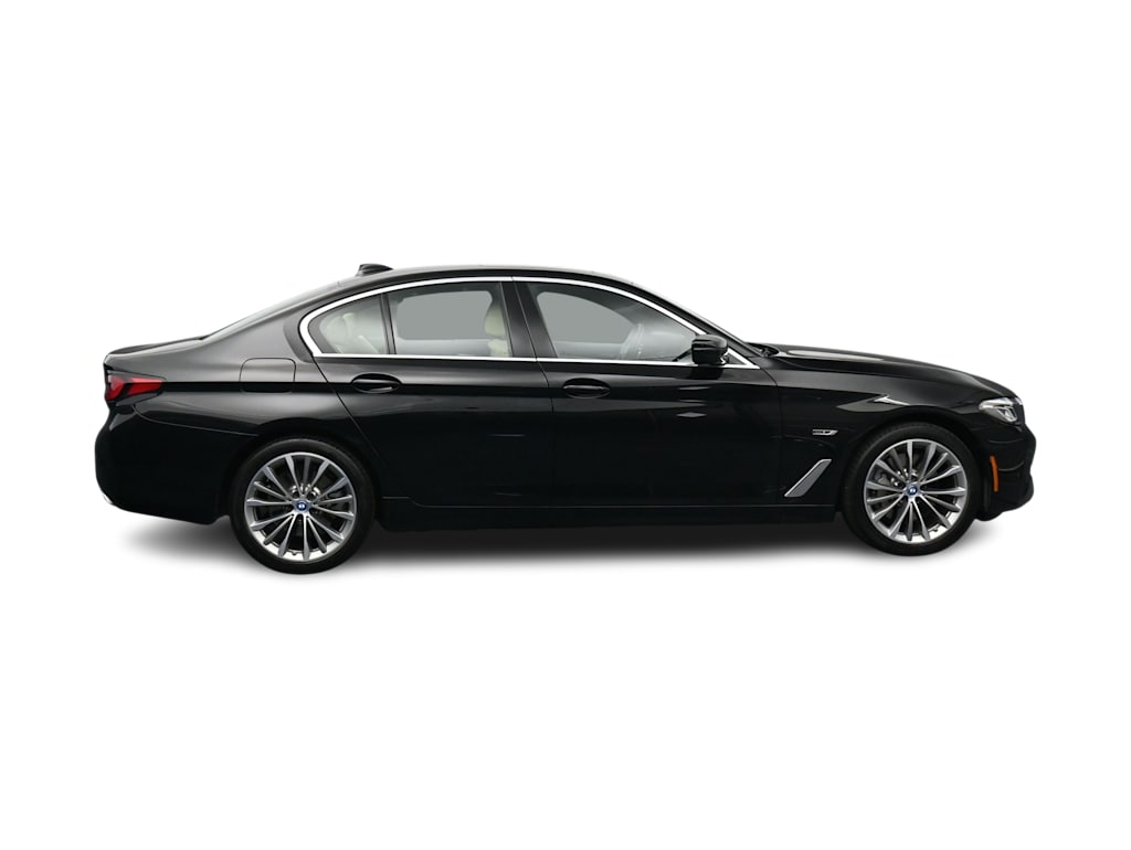 Thumbnail: 2023 BMW 5 Series - 16