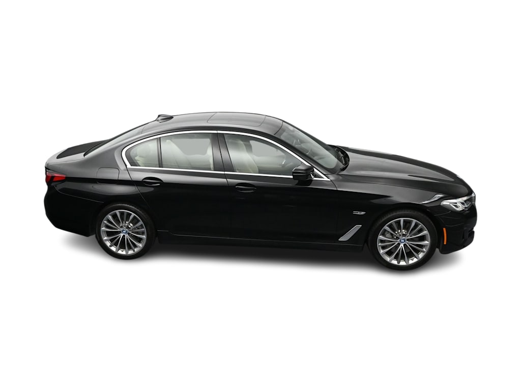 Thumbnail: 2023 BMW 5 Series - 22