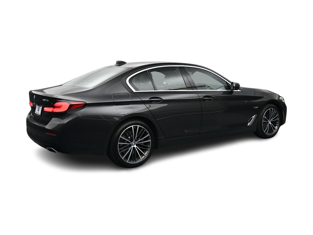 Thumbnail: 2023 BMW 5 Series - 16