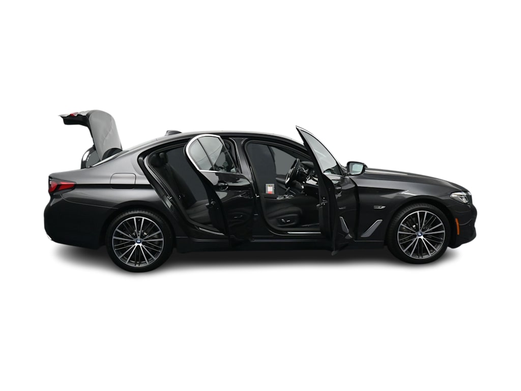 Thumbnail: 2023 BMW 5 Series - 36