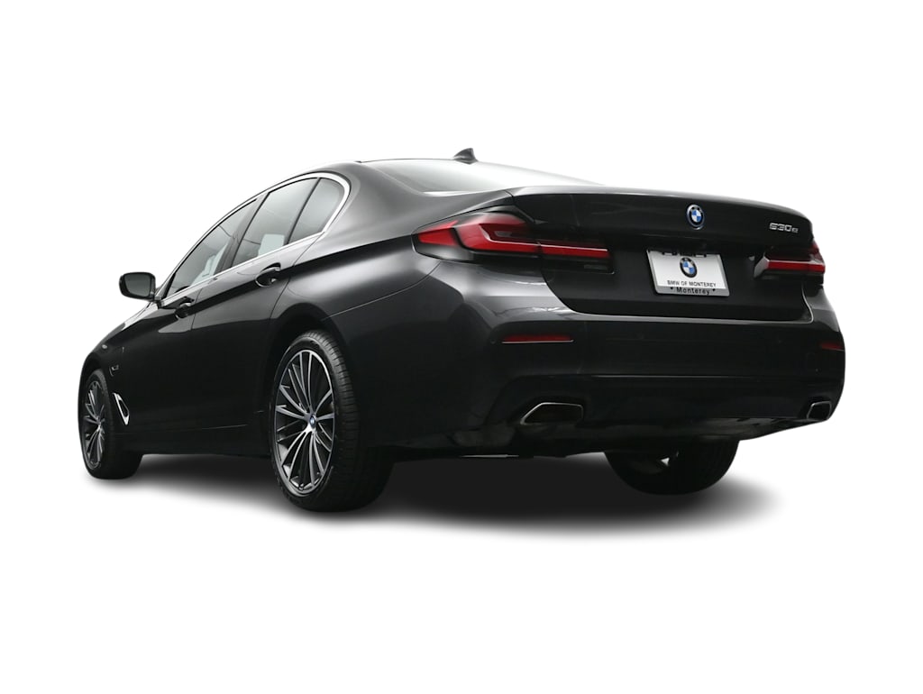 Thumbnail: 2023 BMW 5 Series - 32