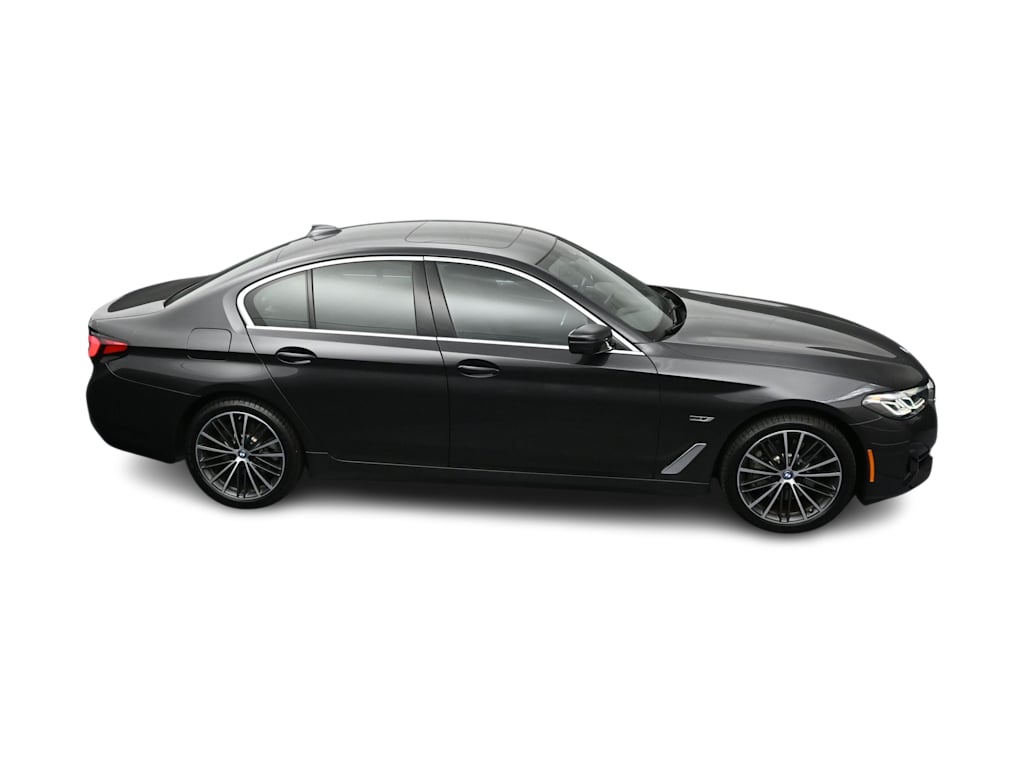 Thumbnail: 2023 BMW 5 Series - 21