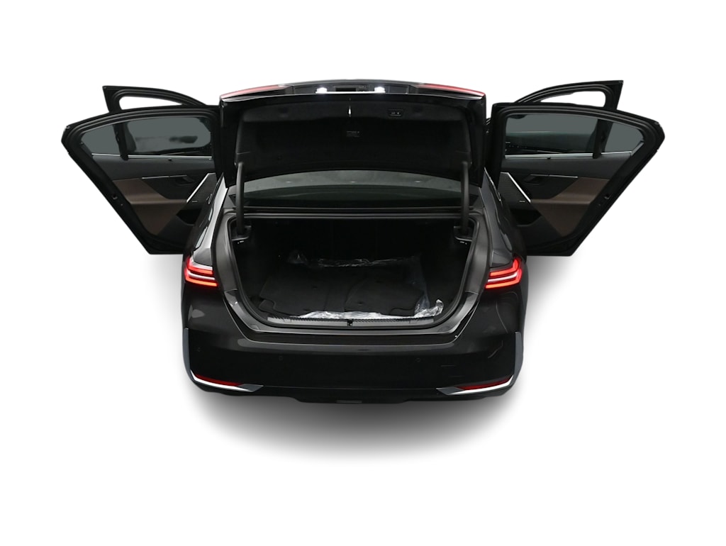 Thumbnail: 2026 BMW 5 Series - 35