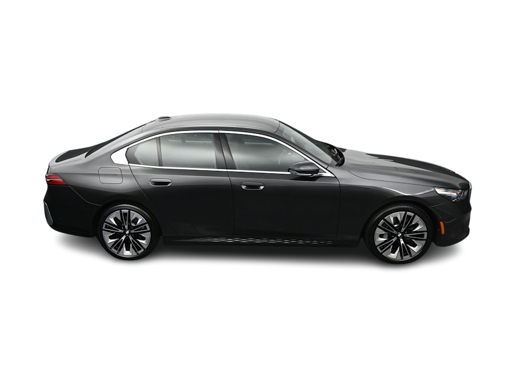 Thumbnail: 2026 BMW 5 Series - 21