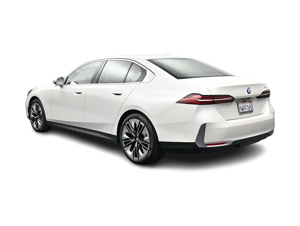 Thumbnail: 2026 BMW 5 Series - 4