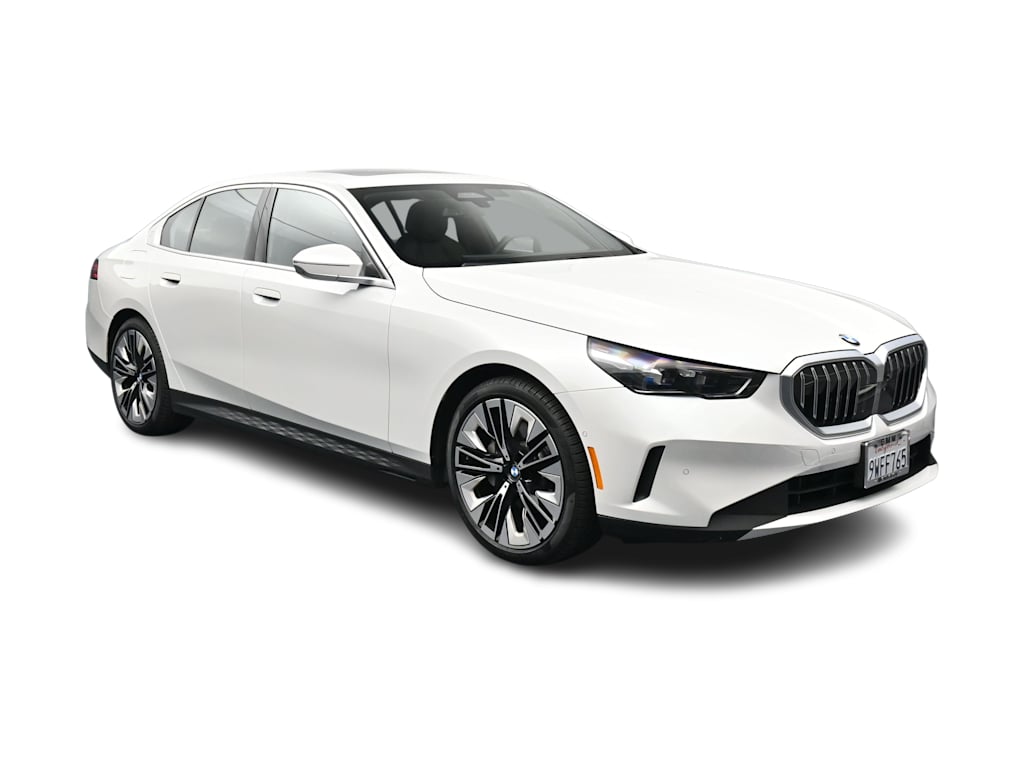 Thumbnail: 2026 BMW 5 Series - 13