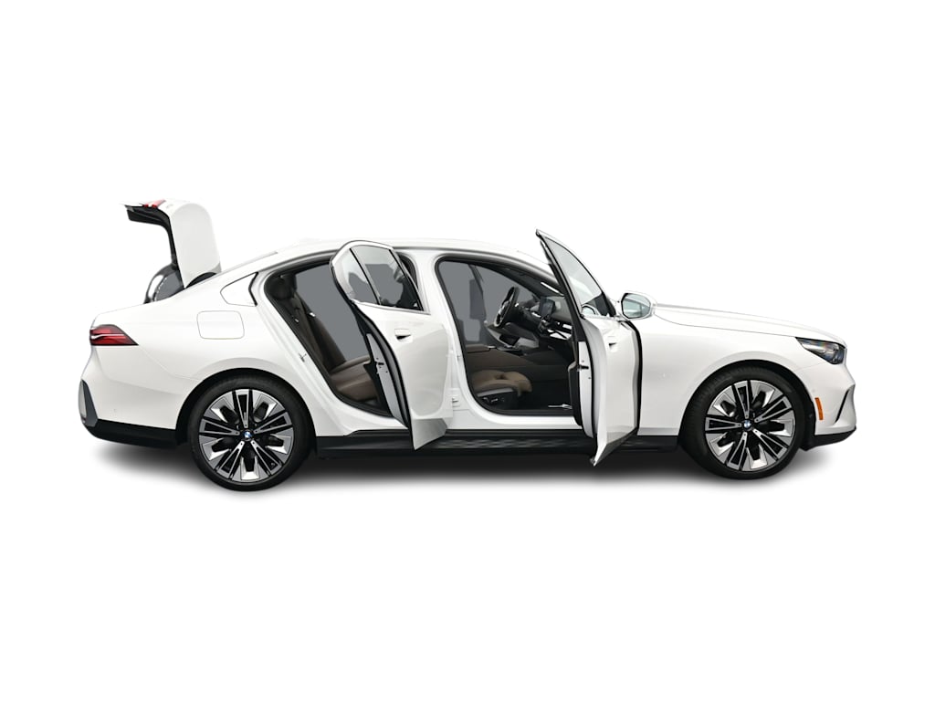 Thumbnail: 2026 BMW 5 Series - 34
