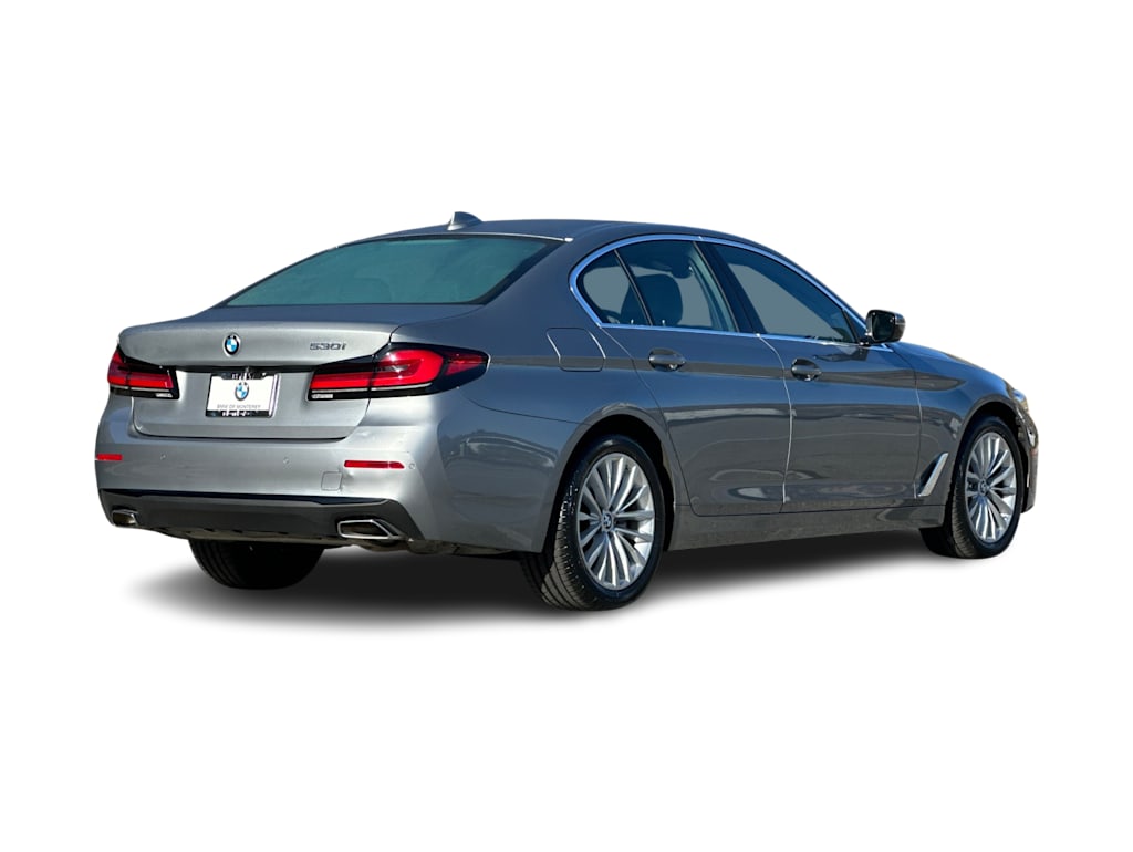 Thumbnail: 2023 BMW 5 Series - 17