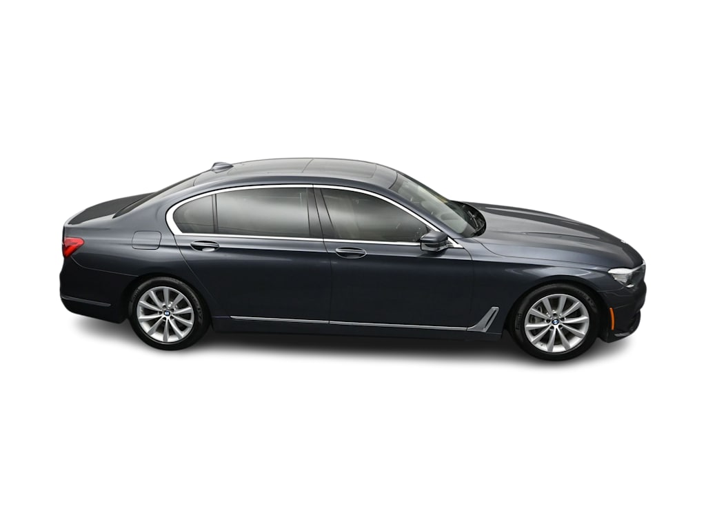 Thumbnail: 2016 BMW 7 Series - 22