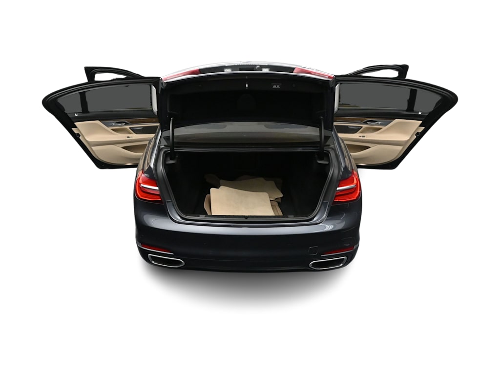 Thumbnail: 2016 BMW 7 Series - 13
