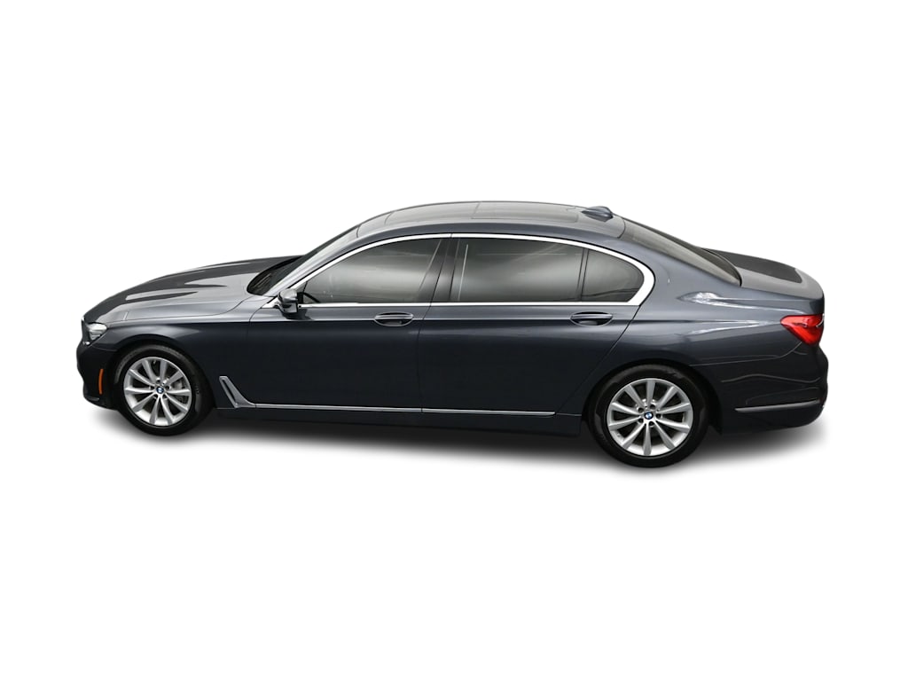 Thumbnail: 2016 BMW 7 Series - 26