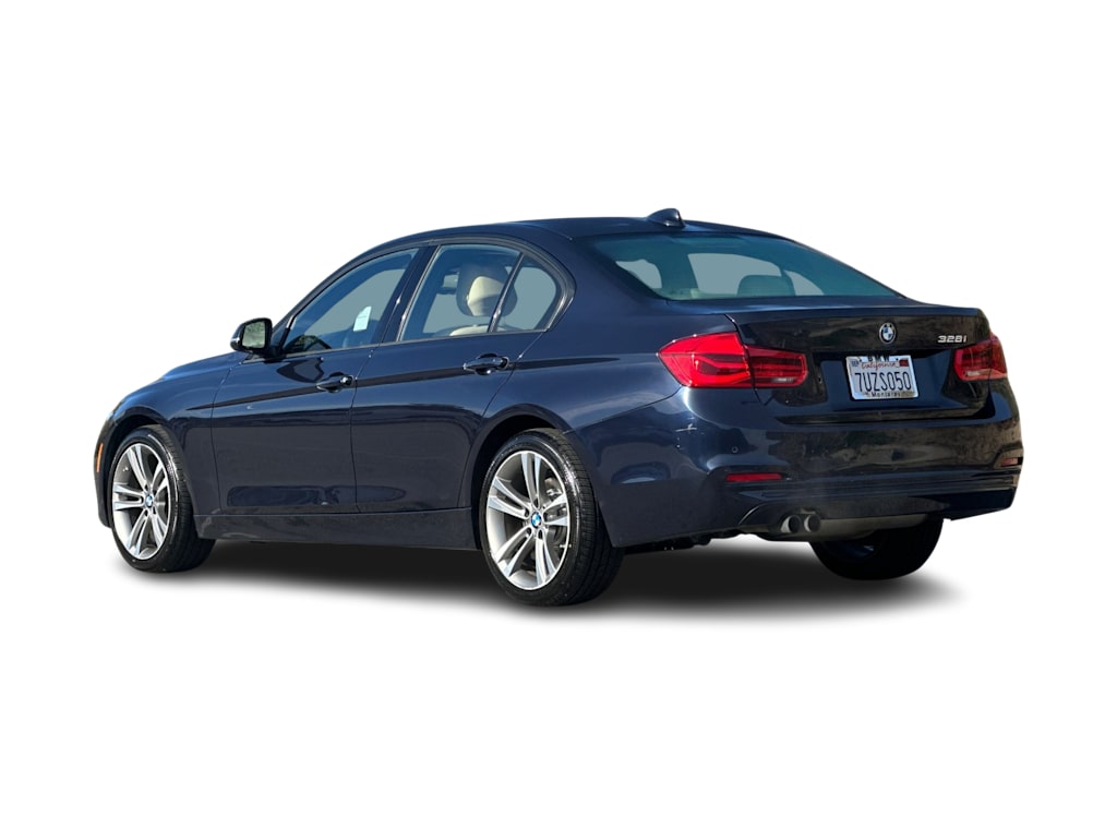 Thumbnail: 2016 BMW 3 Series - 4