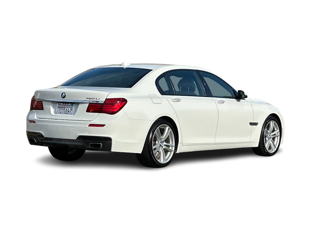 Thumbnail: 2013 BMW 7 Series - 17
